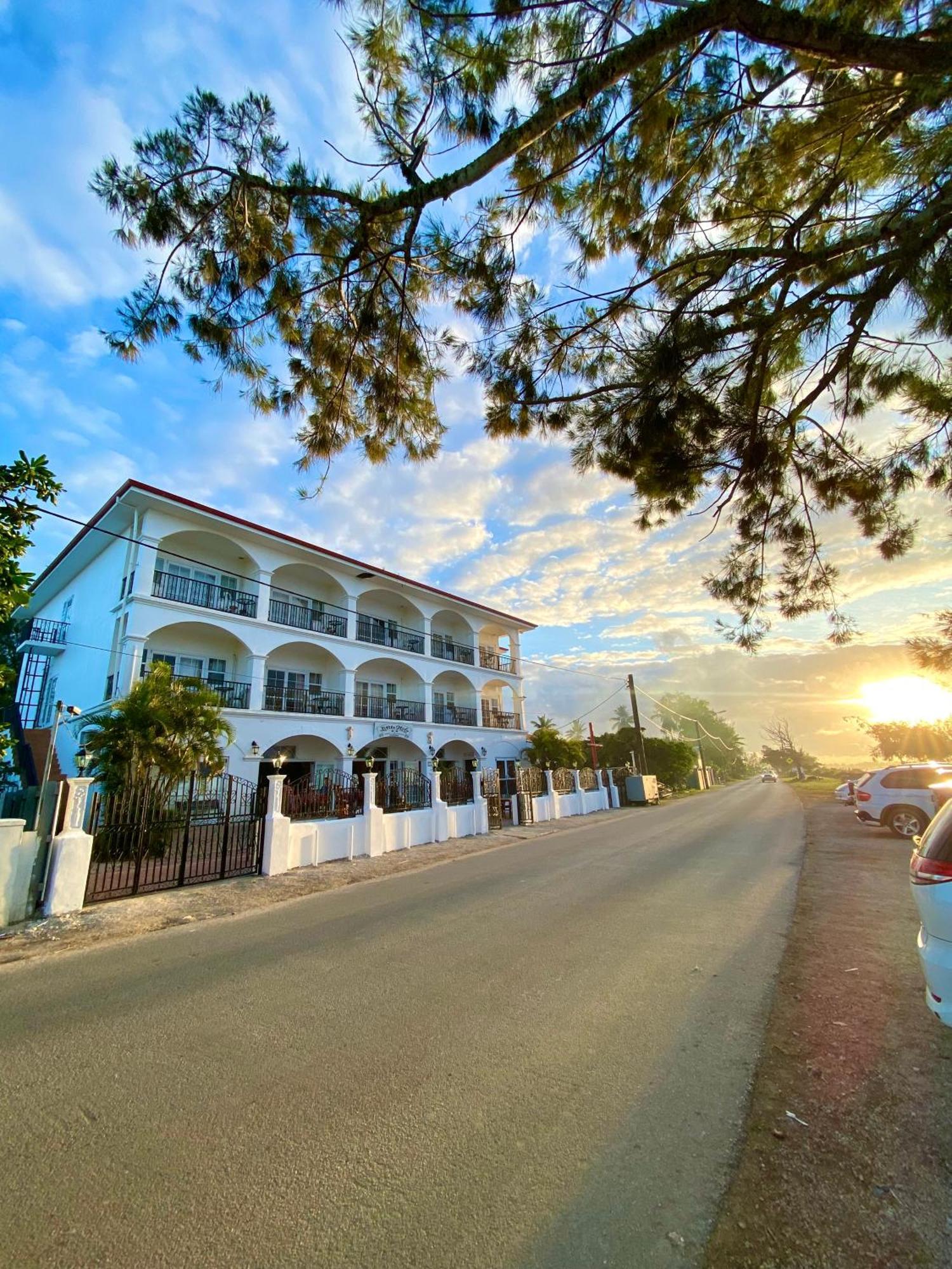 Little Italy Hotel Nuku'alofa Bagian luar foto