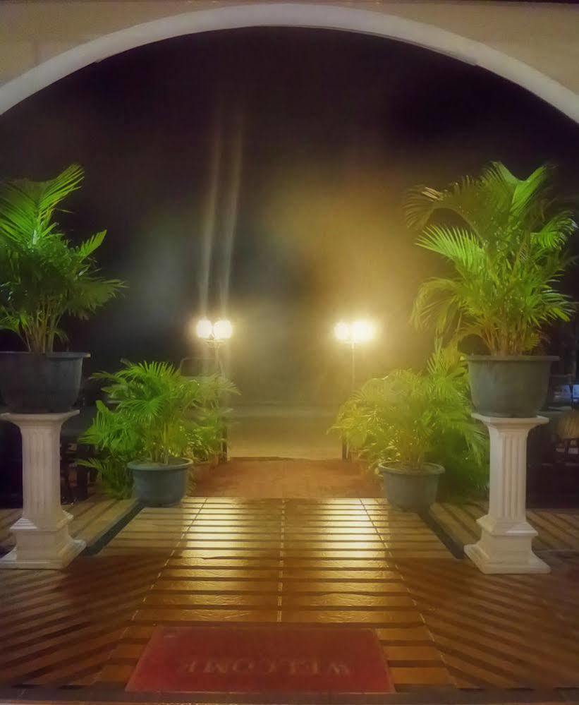 Little Italy Hotel Nuku'alofa Bagian luar foto